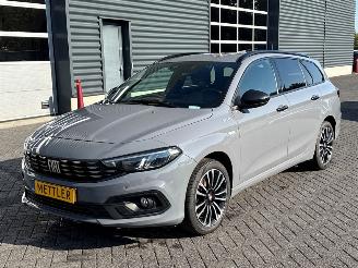 skadebil auto Fiat Tipo 1.0 T3 12V Combi/o  Benzine 999cc 73kW (99pk) FWD 2021/12