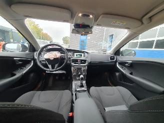 Volvo V-40 2.0 D2 Momentum Business picture 14