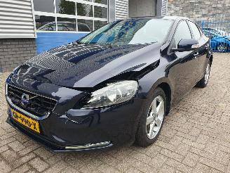 Vrakbiler auto Volvo V-40 2.0 D2 Momentum Business 2015/7