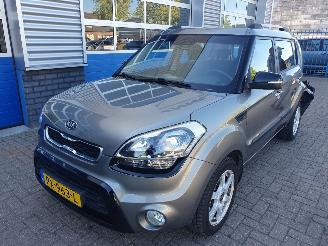 skadebil auto Kia Soul Automaat 1.6 Rhythm 2012/3