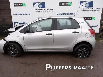 Vrakbiler auto Toyota Yaris Yaris II (P9), Hatchback, 2005 / 2014 1.33 16V Dual VVT-I 2010/7