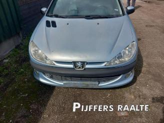 Peugeot 206 206 (2A/C/H/J/S), Hatchback, 1998 / 2012 1.6 16V picture 4