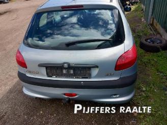Peugeot 206 206 (2A/C/H/J/S), Hatchback, 1998 / 2012 1.6 16V picture 7