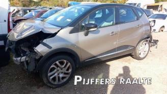 Uttjänta bilar auto Renault Captur Captur (2R), SUV, 2013 0.9 Energy TCE 12V 2015/10