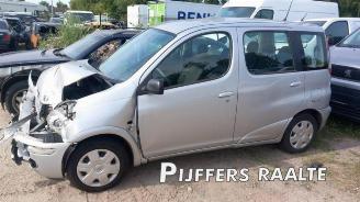 Vrakbiler auto Toyota Yaris-verso Yaris Verso (P2), MPV, 1999 / 2005 1.3 16V 2005/2