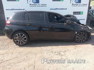 Coche siniestrado Peugeot 308 308 (L3/L8/LB/LH/LP), Hatchback 5-drs, 2013 / 2021 1.6 BlueHDi 120 2014/8