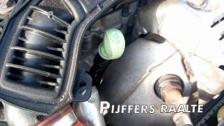 Peugeot 2008 2008 (CU), MPV, 2013 / 2019 1.2 12V e-THP PureTech 110 picture 28