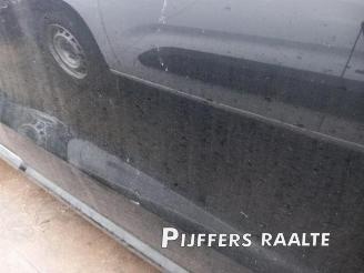 Volkswagen Polo Polo V (6R), Hatchback, 2009 / 2017 1.6 TDI 16V 105 picture 14