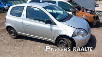 Vrakbiler auto Toyota Yaris Yaris (P1), Hatchback, 1999 / 2005 1.0 16V VVT-i 2001/6