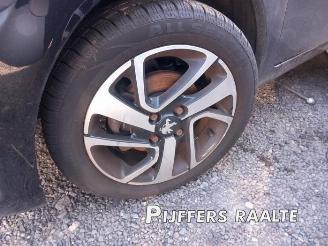 Peugeot 108 108, Hatchback, 2014 1.0 12V picture 10