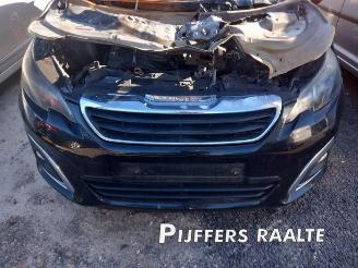 Peugeot 108 108, Hatchback, 2014 1.0 12V picture 4