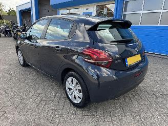 Peugeot 208 1.2 PURE TECH BLUE LION picture 8