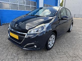 Peugeot 208 1.2 PURE TECH BLUE LION picture 2