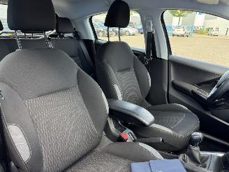 Peugeot 208 1.2 PURE TECH BLUE LION picture 16