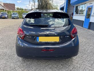 Peugeot 208 1.2 PURE TECH BLUE LION picture 7