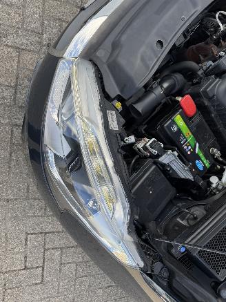 Peugeot 208 1.2 PURE TECH BLUE LION picture 12