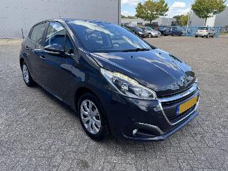 Peugeot 208 1.2 PURE TECH BLUE LION picture 4