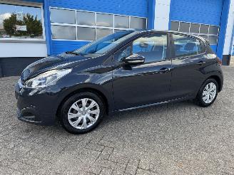 Peugeot 208 1.2 PURE TECH BLUE LION picture 1