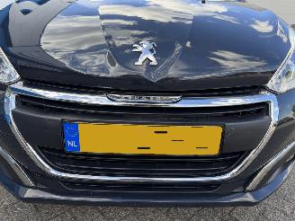 Peugeot 208 1.2 PURE TECH BLUE LION picture 11