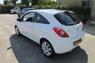 Opel Corsa 1.4 16v Color edition picture 5