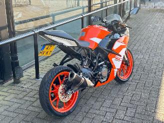 KTM  RC 125 ABS picture 3