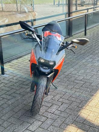 KTM  RC 125 ABS picture 8