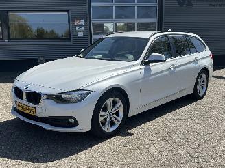 Voiture accidenté BMW 3-serie 316D Touring Executive 2017/3