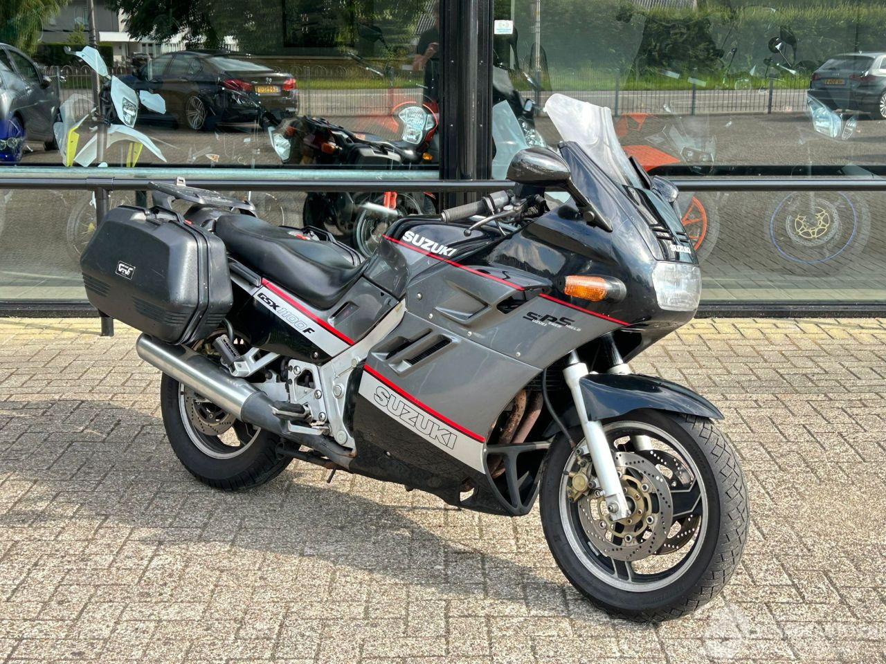 Suzuki GSX 1100 F