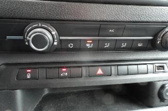 Citroën Jumpy 2.0 BlueHDI 120 M Club airco trekhaak imperiaal 2 x schuifdeur direct inzetbaar picture 10