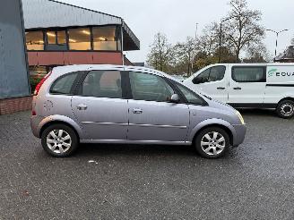 Opel Meriva 1.6-16V Cosmo (MPV 5-dr.) picture 6