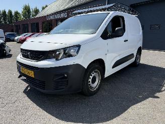 krockskadad bil auto Peugeot Partner 1.5 BlueHDI Premium 2021/9