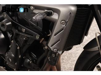 Triumph Street Triple R picture 12