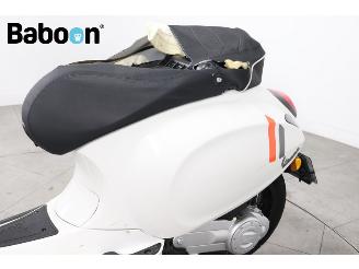 Vespa  Sprint 4T Racing 60s 45KM picture 11