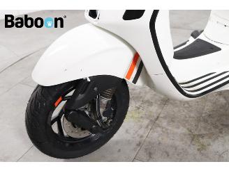 Vespa  Sprint 4T Racing 60s 45KM picture 10