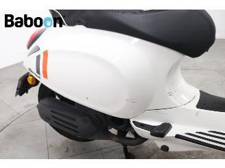 Vespa  Sprint 4T Racing 60s 45KM picture 12