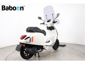 Vespa  Sprint 4T Racing 60s 45KM picture 4