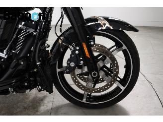 Harley-Davidson  FLHX Street Glide 117 picture 21