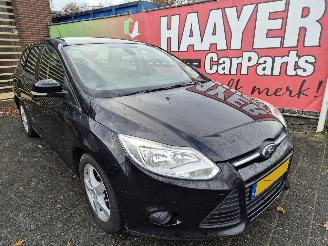 krockskadad bil auto Ford Focus 1.6 tdci lease trend 2014/7