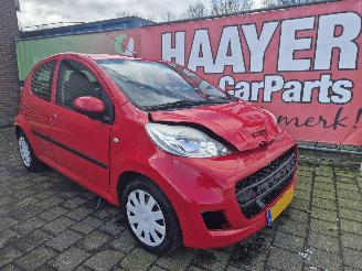 Voiture accidenté Peugeot 107 1.0 12v xs 2012/1