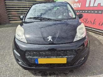 Peugeot 107 1.0 active AIRCO picture 6
