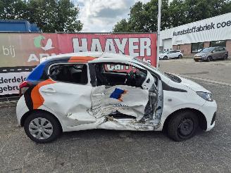 Peugeot 108  picture 2