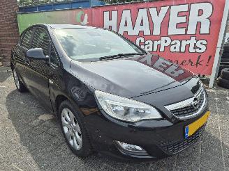 skadebil auto Opel Astra 1.4 turbo edition 2012/6
