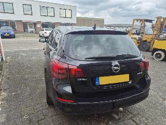 Opel Astra 1.4 cosmo sports tourer picture 5