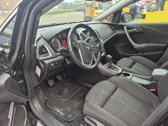 Opel Astra 1.4 cosmo sports tourer picture 9