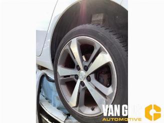 Peugeot 308 308 (L3/L8/LB/LH/LP), Hatchback 5-drs, 2013 / 2021 1.2 12V e-THP PureTech 130 picture 22