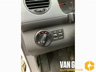Volkswagen Caddy Caddy III (2KA,2KH,2CA,2CH), Van, 2004 / 2015 2.0 SDI picture 13