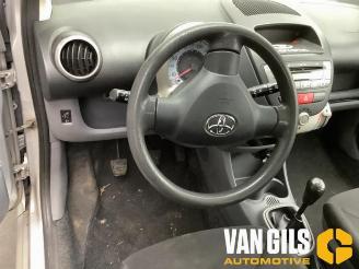 Toyota Aygo Aygo (B10), Hatchback, 2005 / 2014 1.0 12V VVT-i picture 12