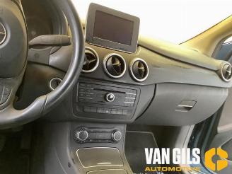 Mercedes B-klasse B (W246), Hatchback, 2011 / 2018 1.6 B-180 BlueEFFICIENCY Turbo 16V picture 16