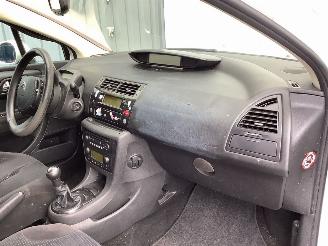 Citroën C4 1.4 16V Hatchback 4Dr Benzine 1.360cc 66kW (90pk) picture 9