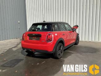 Mini Cooper Mini (F55), Hatchback 5-drs, 2013 1.5 12V Cooper picture 2